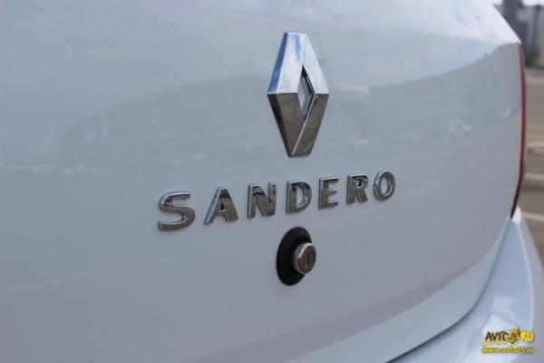 Принцип разумной достаточности: тест-драйв нового Renault Sandero